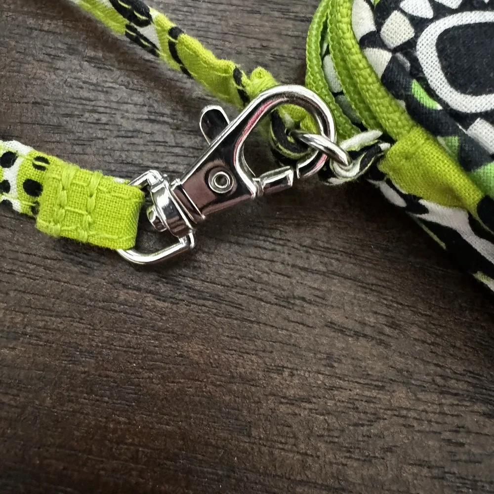 Vera‎ Bradley Limes Up Wristlet Zip Wallet Phone Case Credit Card Slots Retired